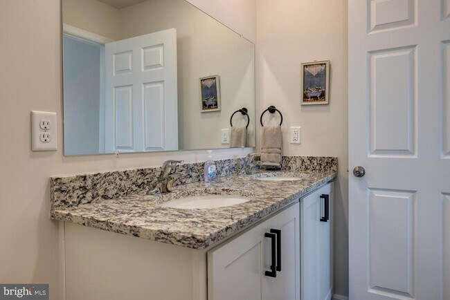 Building Photo - 262 Allison Dr