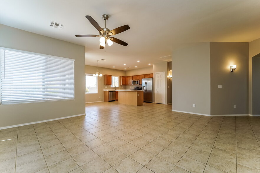 Building Photo - 60639 E Eagle Heights Dr