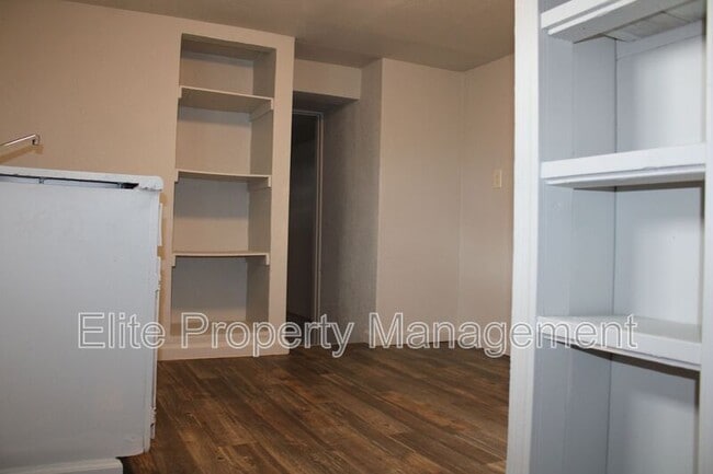 Building Photo - 315 E City Center Dr