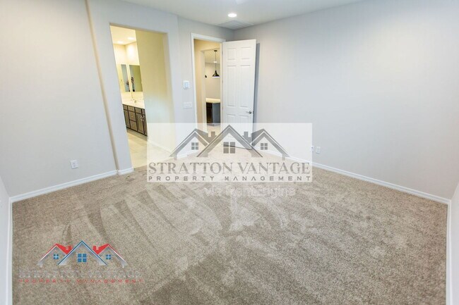 Building Photo - 17645 W Palo Verde Dr