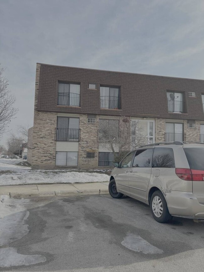 Building Photo - 175 N Waters Edge Dr