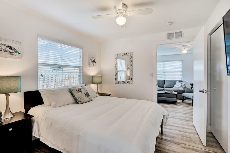 Building Photo - 3316 SE 4th St