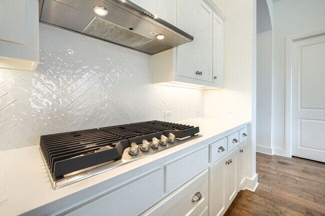 Building Photo - 1307 Beach Blvd