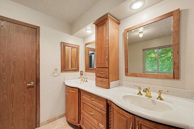 Building Photo - 7980 S Harrison Cir