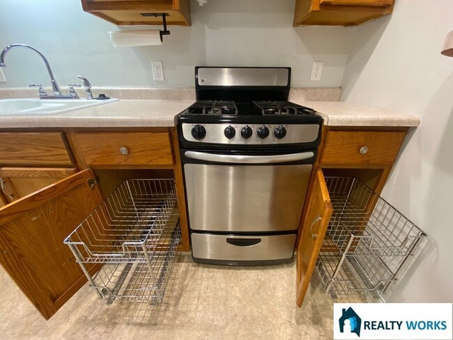 Building Photo - Cute 2 bed Home!