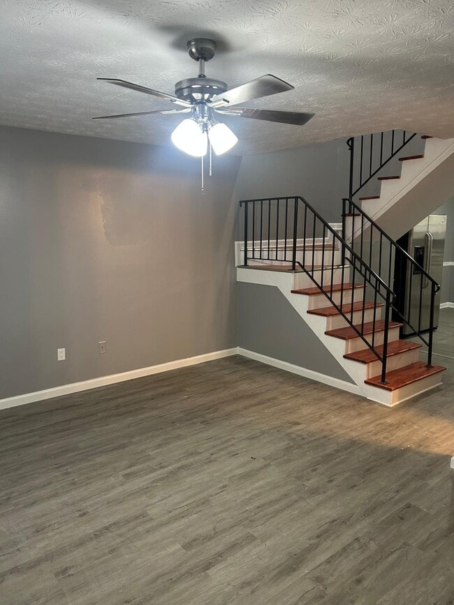 Building Photo - 2713 Evans Mill Dr