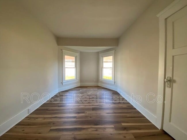 Building Photo - 372S Douglas Ave.