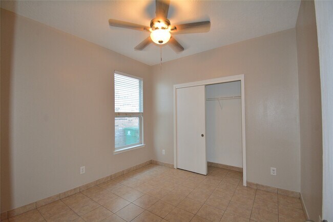 Building Photo - 10819 Shannon Mills Ln