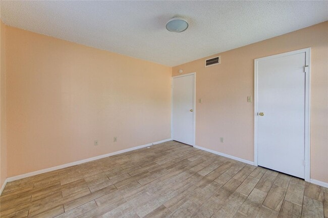 Building Photo - 2120 El Paseo St