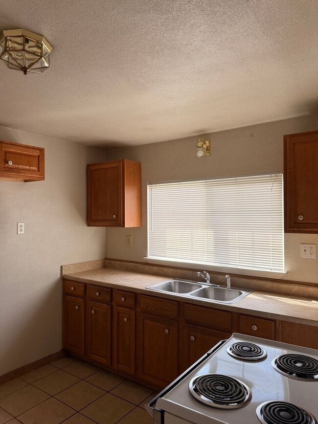 Building Photo - 3346 Stingy Ln