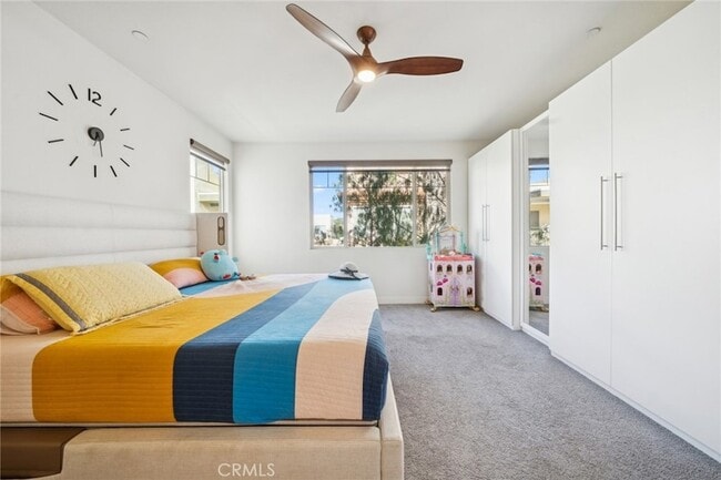 Building Photo - 121 Interval