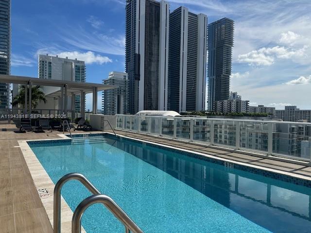 Building Photo - 321 NE 26th St