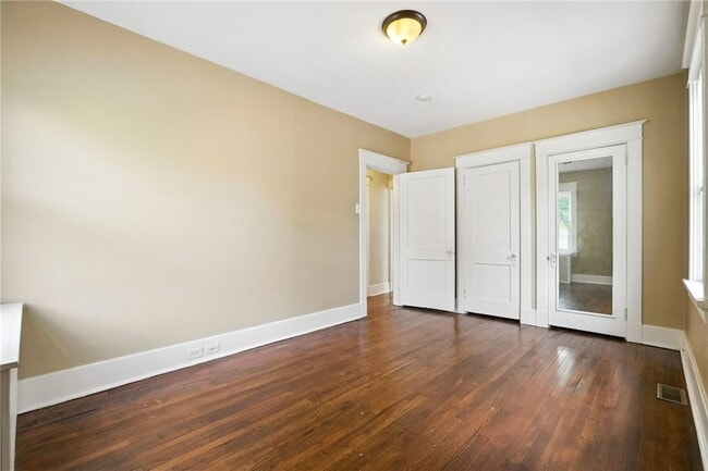 Building Photo - 1523 S Negley Ave