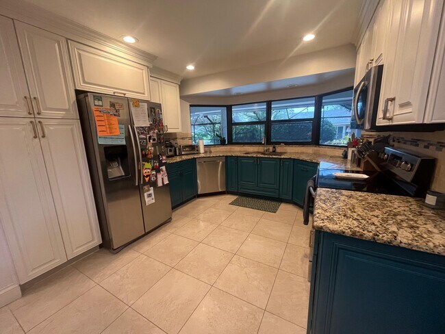 Building Photo - 12305 Sawgrass Ct