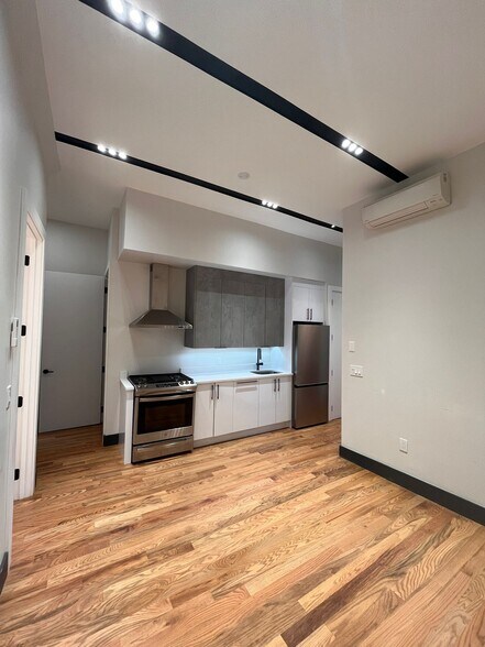 Building Photo - 604 Palisade Ave