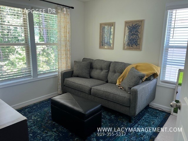 Building Photo - 1011 Apogee Dr