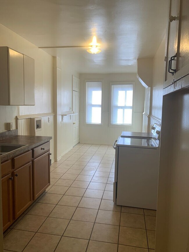 Building Photo - York City-3 Bedroom 1 Bath House