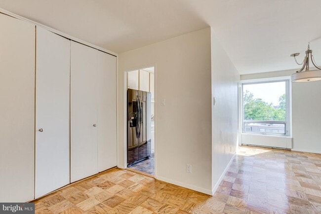 Building Photo - 1425 4th St SW