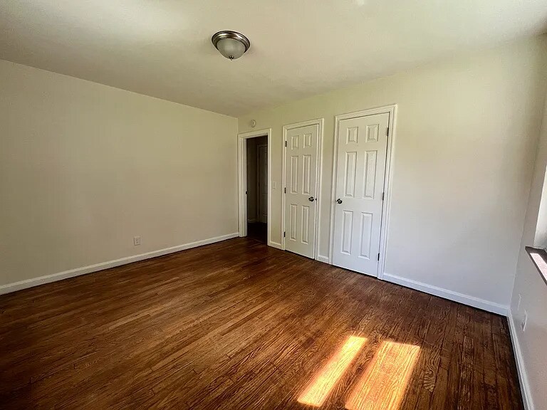 Building Photo - 2615 Ardmore Ave