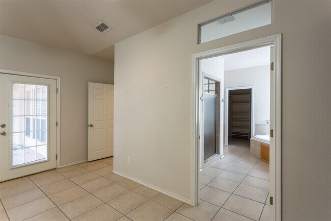 Building Photo - 309 Boulder Ridge Dr