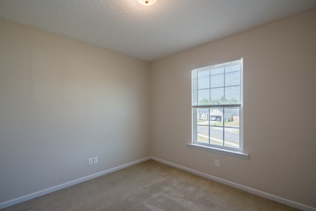 Building Photo - 1913 Wiregrass Way