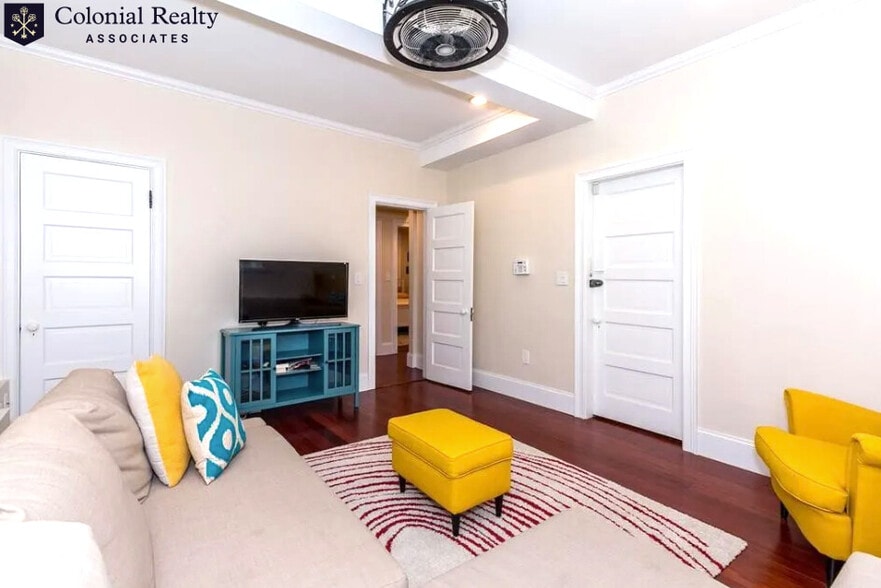 Primary Photo - 1253 Beacon St