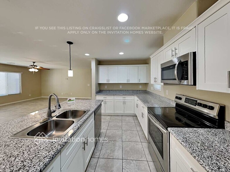 Building Photo - 1191 N 164th Ave
