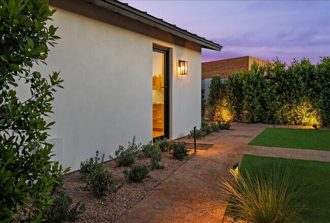 Building Photo - 3631 N 54th Ct