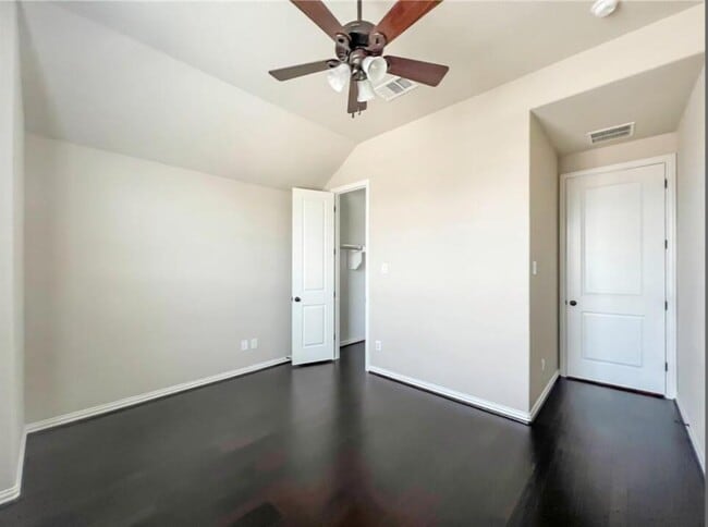 Building Photo - 3018 Diego Dr