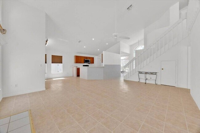 Building Photo - 642 Riggs Cir