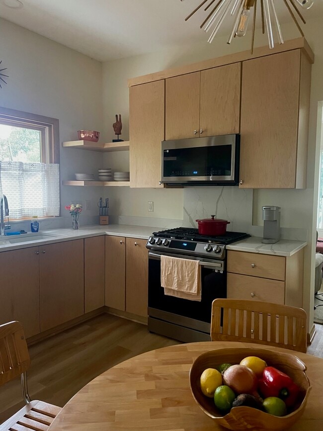 Building Photo - 506 N 91st St