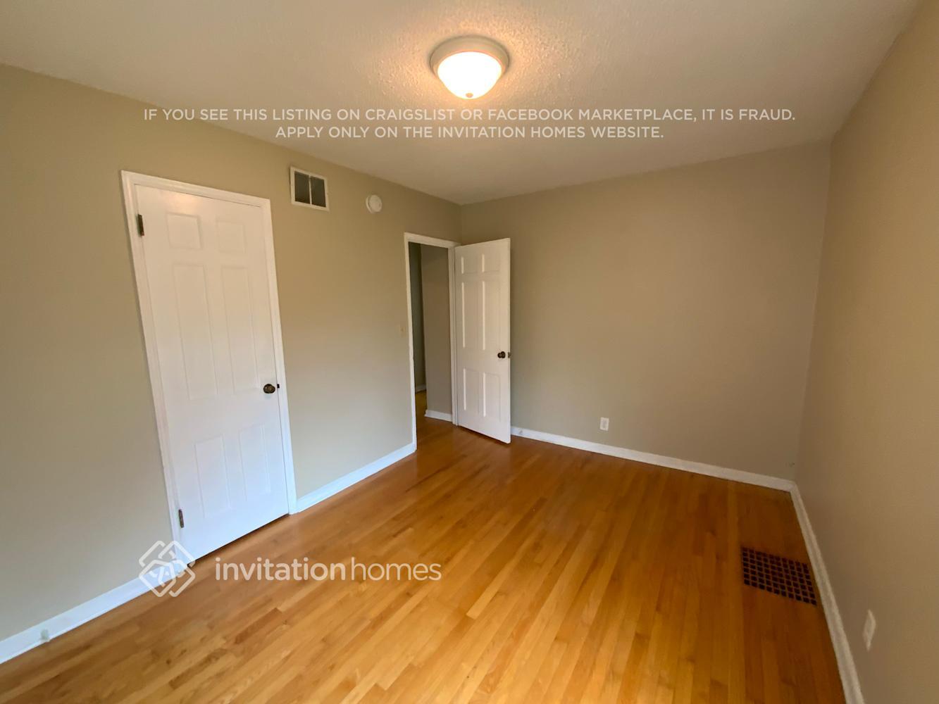 Building Photo - 3112 Nevada Ave S
