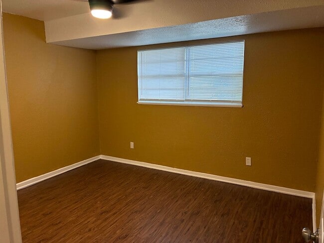 Building Photo - 1112 Northwood Dr