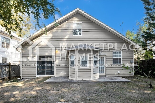 Building Photo - 1638 Mercer Ave