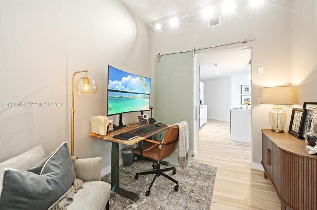 Building Photo - 851 NE 1st Ave