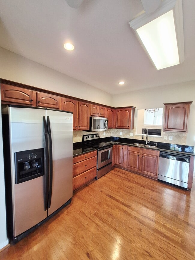 Building Photo - 1563 Providence Knoll Dr