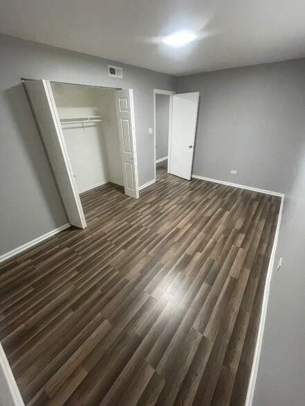 Building Photo - 7800 S Exchange Ave