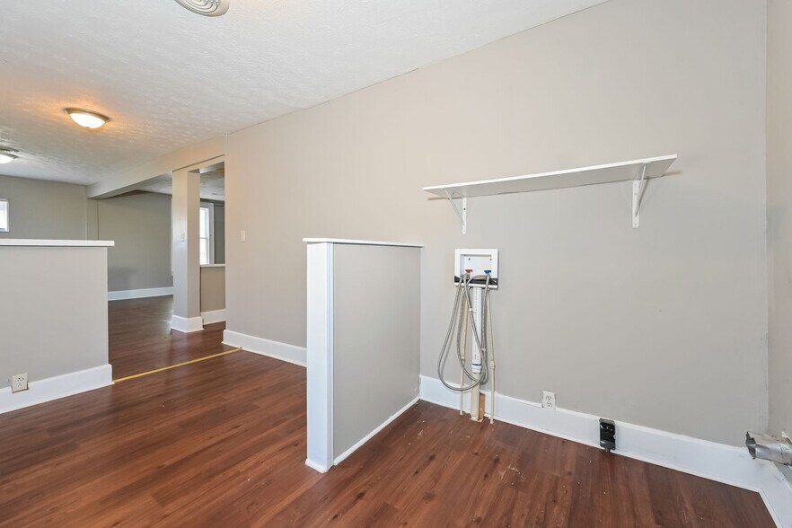 Building Photo - 515 Ben Hur Ave