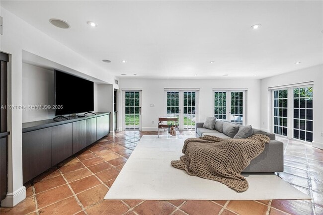 Building Photo - 4150 Ventura Ave