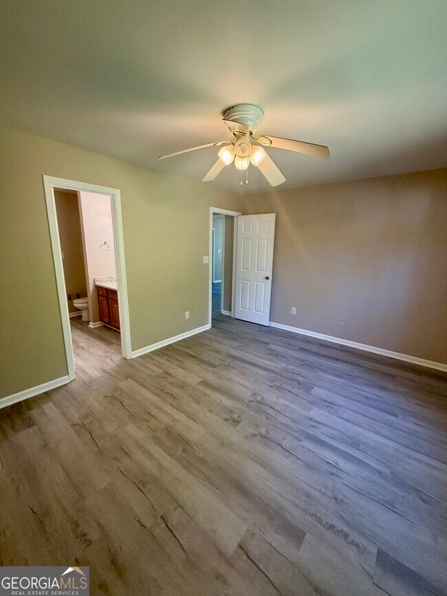 Building Photo - 110 Alice Dr