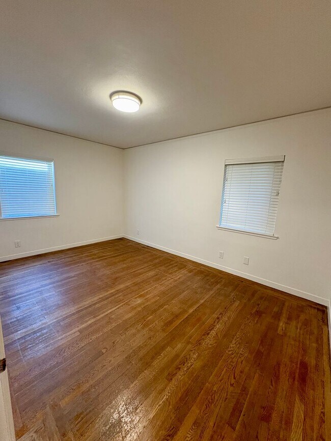 Building Photo - Updated and Stunning 2bed/1bath home in Mi...