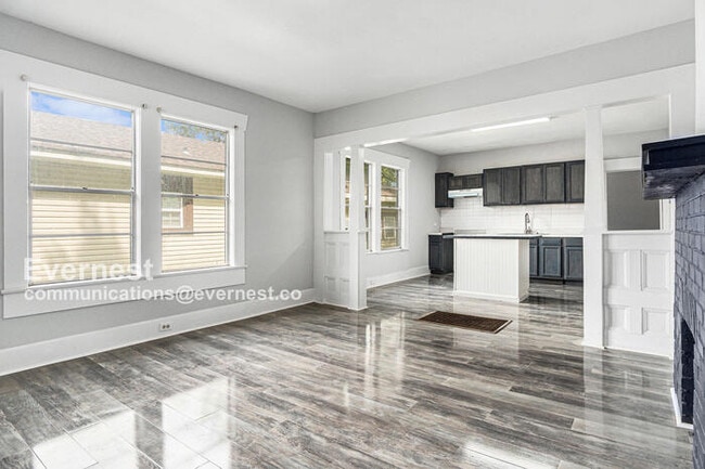 Building Photo - 1309 Woodland Ave SW