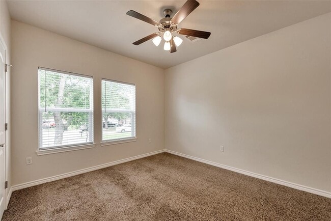 Building Photo - 203 Glade Bridge Ln