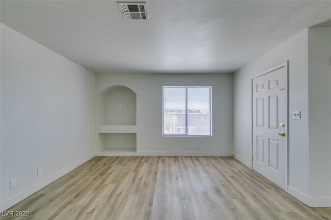 Building Photo - 6932 Kilgore Dr