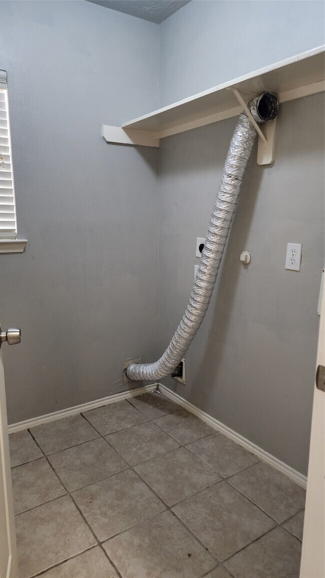 Building Photo - 20218 Mammoth Falls Dr