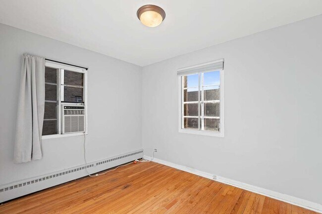 Building Photo - 1539 Monroe Ave