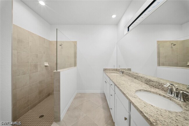 Building Photo - 14836 Palamos Cir