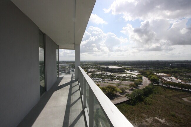 Building Photo - 2000 Metropica Wy