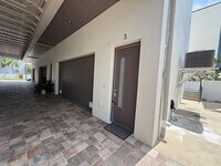 Building Photo - 3/3.5 Westshore Tampa