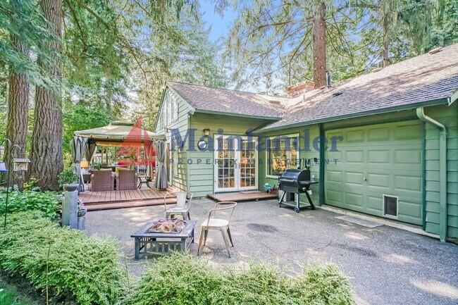 Building Photo - Tastefully Updated Home with a Beautifully...